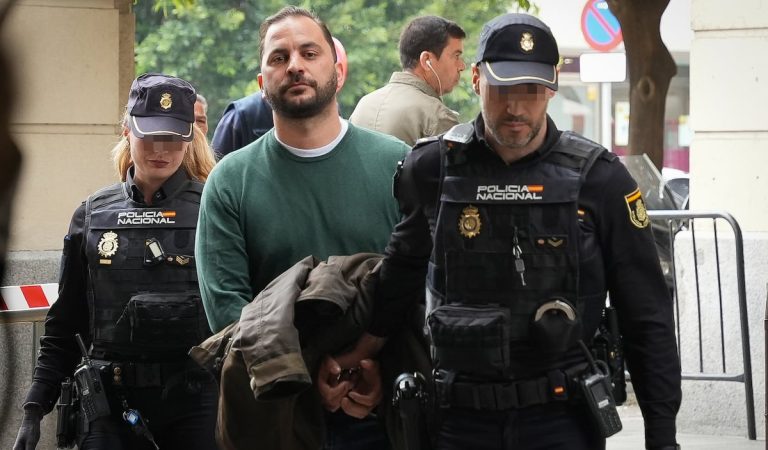 Antonio Tejado, sobrino de María del Monte, procesado por el robo con violencia en la vivienda de la cantante | Gente Antonio Tejado, sobrino de María del Monte, procesado por el robo con violencia en la vivienda de la cantante | Gente
